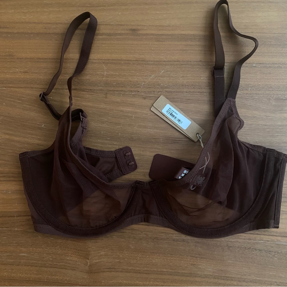 Skims Ultra Fine Mesh *Scoop* Bra - NEW with tags - deep brown
